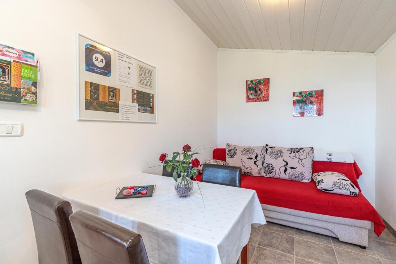 Apartments Sveti Leonard Oprtalj Екстериор снимка