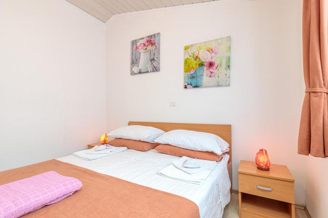 Apartments Sveti Leonard Oprtalj Екстериор снимка