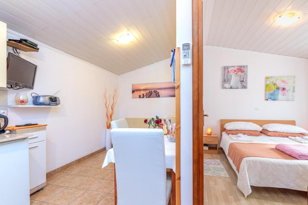 Apartments Sveti Leonard Oprtalj Екстериор снимка