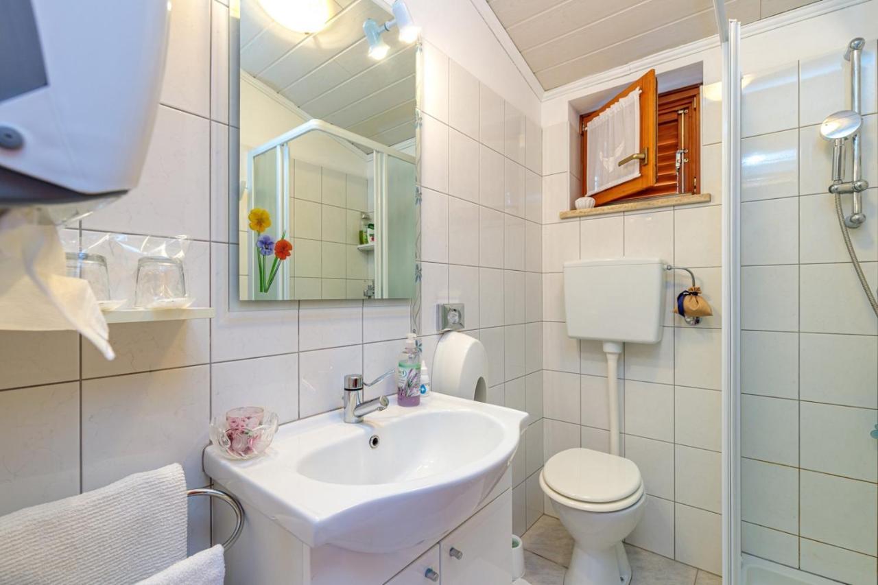 Apartments Sveti Leonard Oprtalj Екстериор снимка